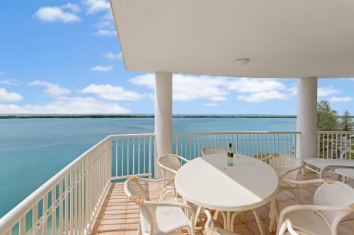 Aparthotel Riviere On Golden Beach
