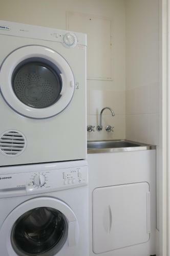 Aparthotel Merrima Court Holidays