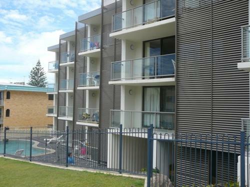 Aparthotel Merrima Court Holidays