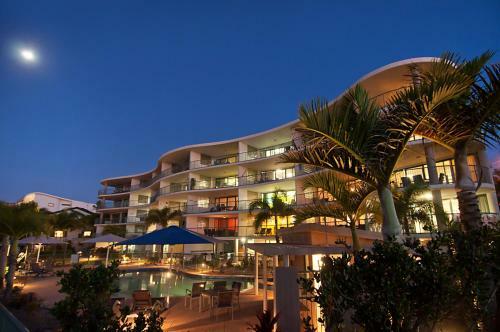 Hotel The Norfolks On Moffat Beach