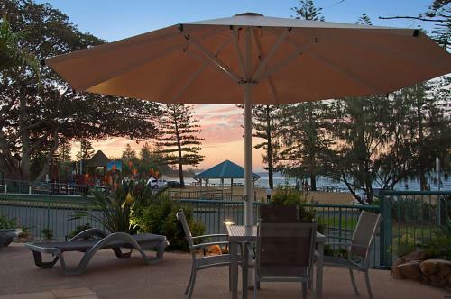 Hotel The Norfolks On Moffat Beach