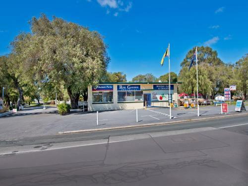 Acclaim Rose Gardens Beachside Holiday Park
