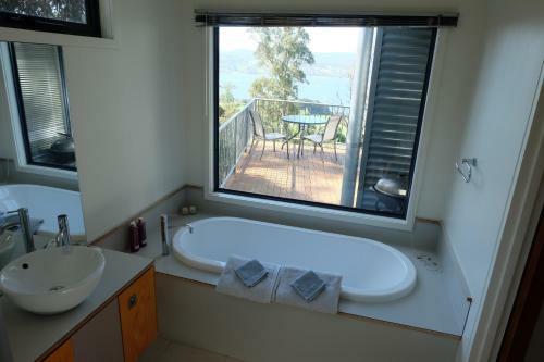 Tamar Ridge Apartments