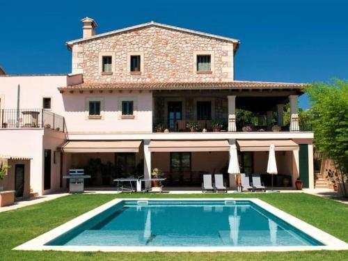 Luxury Villa In Manacor With Private Swimming Pool