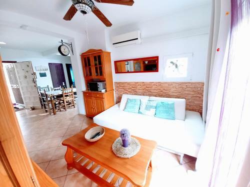 Abeleshome. Villa Con Piscina, Barbacoa Y Parque Infantil.