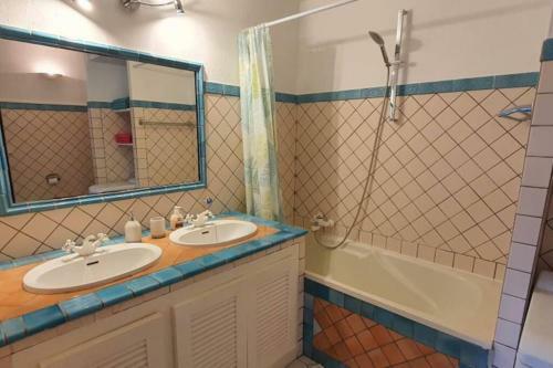 Apartamento Grand Studio Id�alement Situ�, Jardin Et Piscine