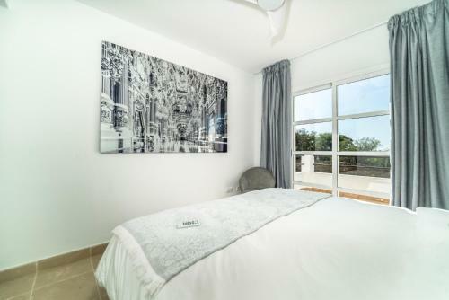 Luxury 3 Bed Towhouse Near Sotogrande With Views