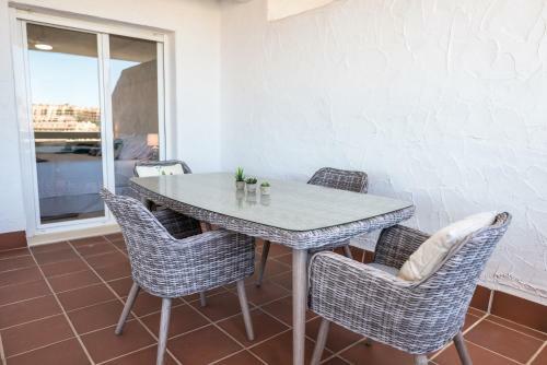 Apartamento Duquesa Dreams - 2 Bed/2 Bath Apt With Panoramic Golf Course And Mountain View