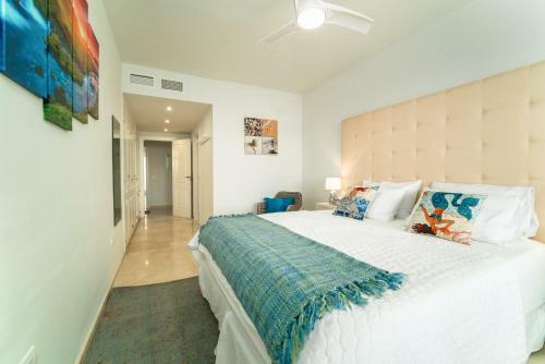 Apartamento Duquesa Dreams - 2 Bed/2 Bath Apt With Panoramic Golf Course And Mountain View
