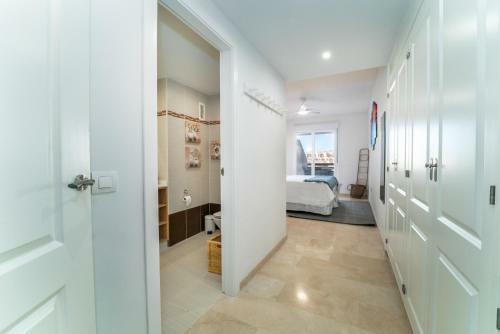 Apartamento Duquesa Dreams - 2 Bed/2 Bath Apt With Panoramic Golf Course And Mountain View