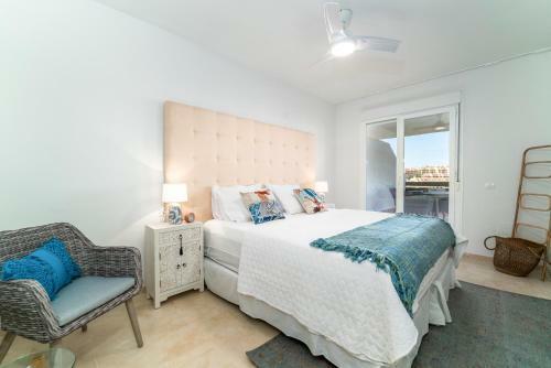 Apartamento Duquesa Dreams - 2 Bed/2 Bath Apt With Panoramic Golf Course And Mountain View