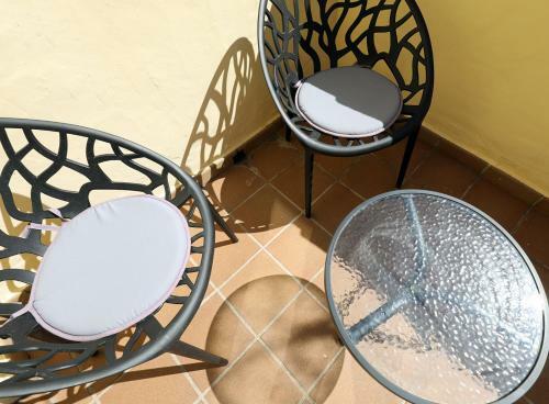 Duquesa Village Apartment - 2 Bed/2 Bath Apartment With Panoramic Sea Views