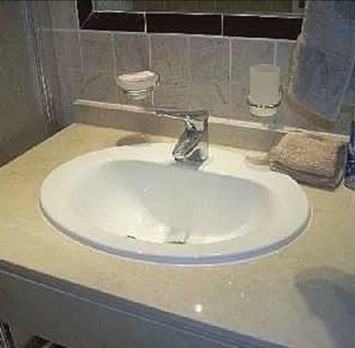 3-bed 3 Bath Sea & Mountain View Apartment