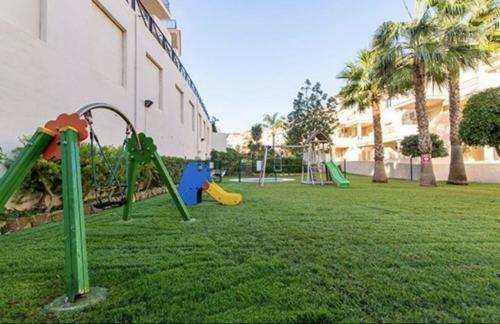3-bed 3 Bath Sea & Mountain View Apartment