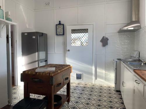 Yellow Door House Adelong