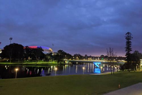 Apartamento Enjoy A Little Luxury In Adelaide Cbd - Perfect!