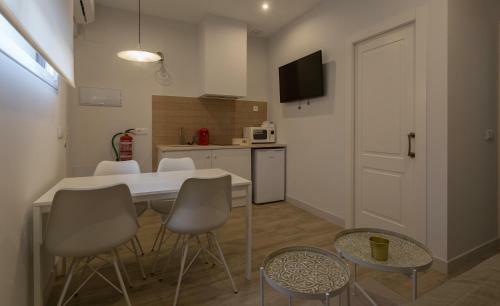 Tria Nomina Apartamentos Tur�sticos