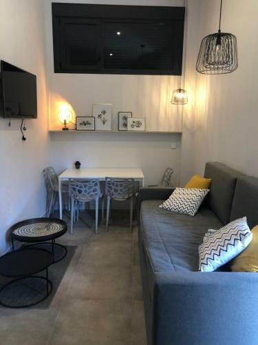 Tria Nomina Apartamentos Tur�sticos