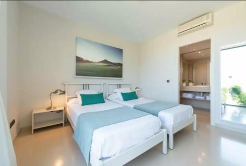 Beautiful Modern Villa In 5? Golf Resort