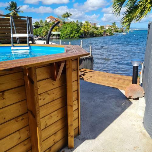 Joli F2 Avec Piscine