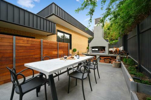 A Grade Above The Rest - Luxurious Central Apartment