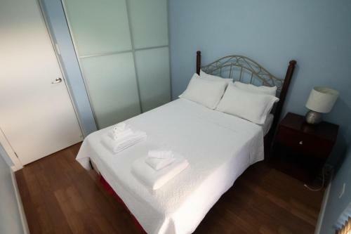 Modern 3 Bedroom Condo In Private Community 8