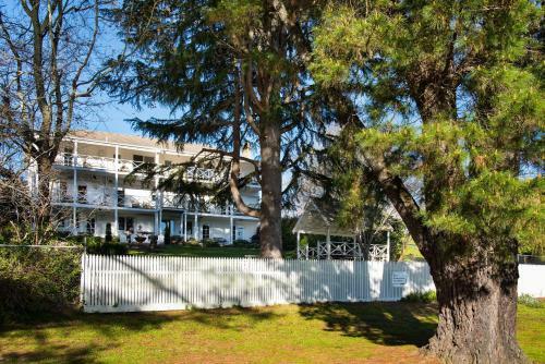 Lake Daylesford Apartment 2a