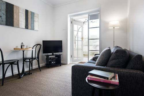 Lake Daylesford Apartment 2a