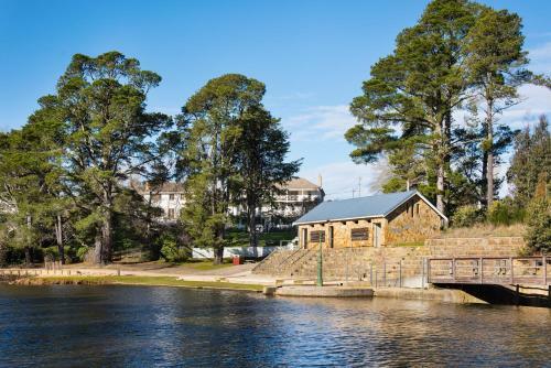 Lake Daylesford Apartment Penthouse