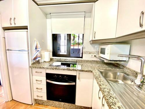 Cozy Apartment - Sea Views - Near To Beach