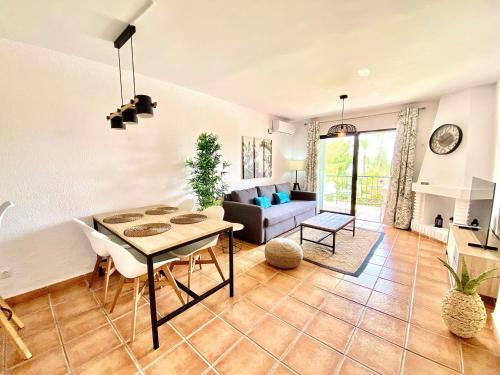 Cozy Apartment - Sea Views - Near To Beach