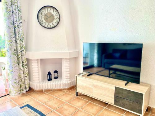 Cozy Apartment - Sea Views - Near To Beach