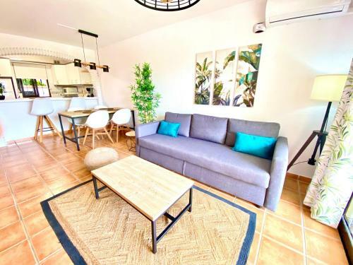 Cozy Apartment - Sea Views - Near To Beach