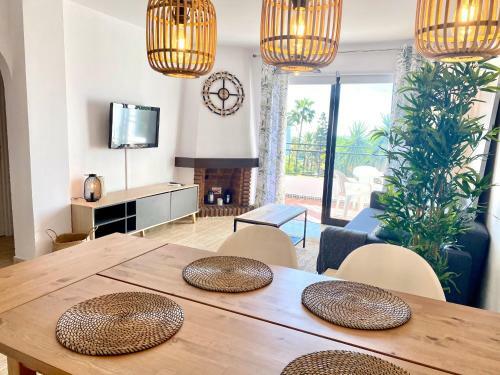 Cozy Apartment - Sea Views - Near To Beach