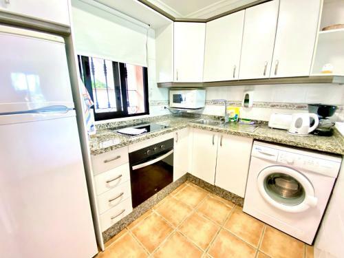 Cozy Apartment - Sea Views - Near To Beach