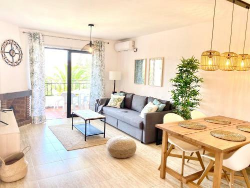 Cozy Apartment - Sea Views - Near To Beach