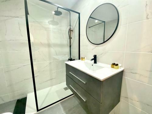 Cozy Apartment - Sea Views - Near To Beach