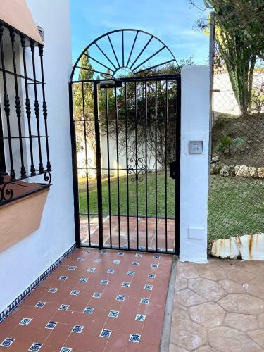 Cozy Apartment - Sea Views - Near To Beach