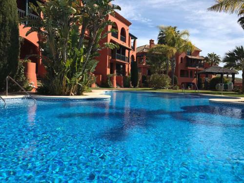 Luxury Sea View Apartment, 3 Bedrooms, Wifi