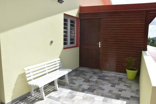 Haut De Villa Dans Son �crin De Verdure