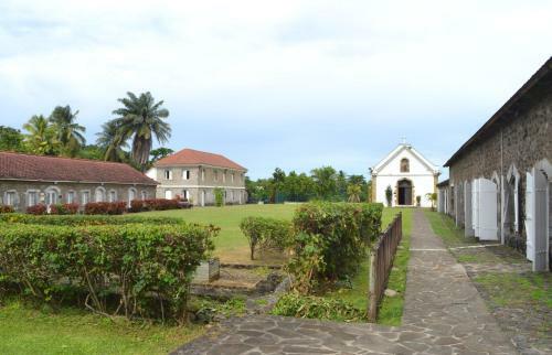 Haut De Villa Dans Son �crin De Verdure