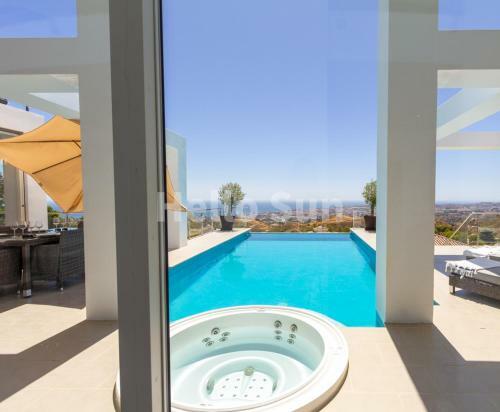 41-villa Casablanca With Stunning Views In Mijas!