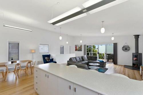 Charlie?s Beach House 1block To Beach Pet Friendly