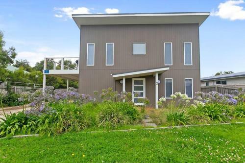 Charlie?s Beach House 1block To Beach Pet Friendly