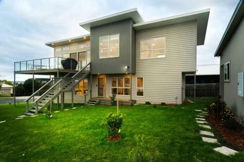 Ocean Loft - Oceanview ~pet Friendly ~ Free Wifi