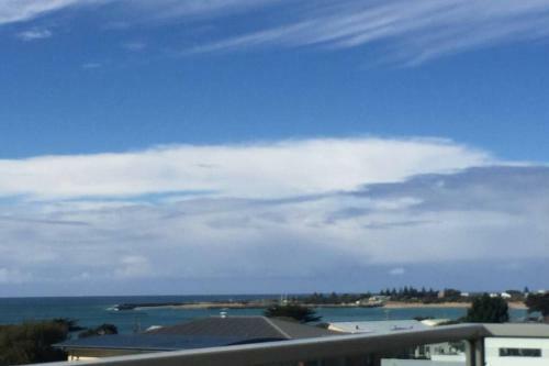 Ocean Loft - Oceanview ~pet Friendly ~ Free Wifi
