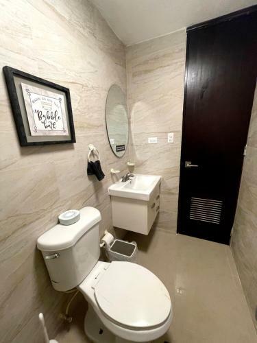 Newly Renovated House With Jacuzzi And Terrace