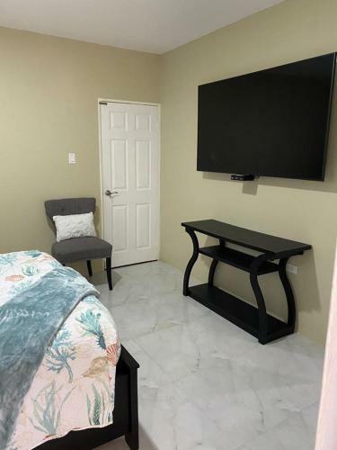 Hostal S & M Retreats