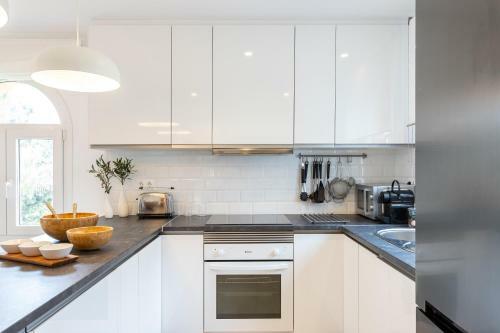 Club Delta Apartments By Ghr Rentals
