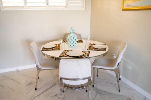 Apartamento Oceanfront Condo W/ Beach Access, Pool, & Gym (2f)